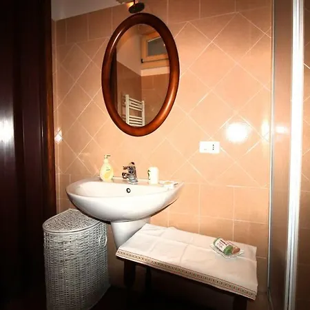 Antica Corte Sul Lago D'orta *